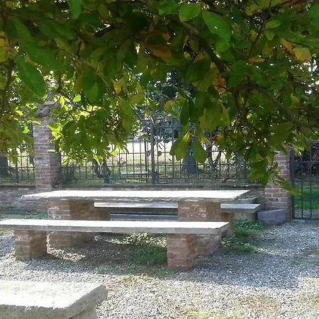 Cascina Baraggione فندق مبيت وإفطار 3*