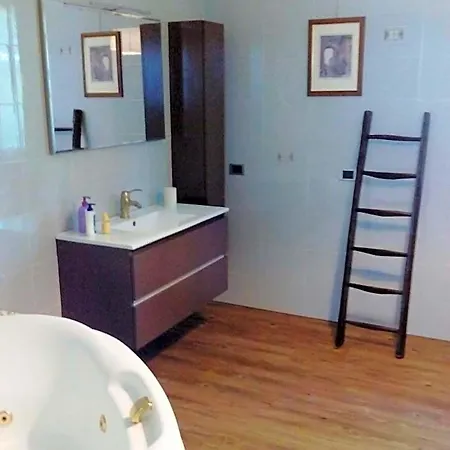 Bed & Breakfast Cascina Baraggione 3*
