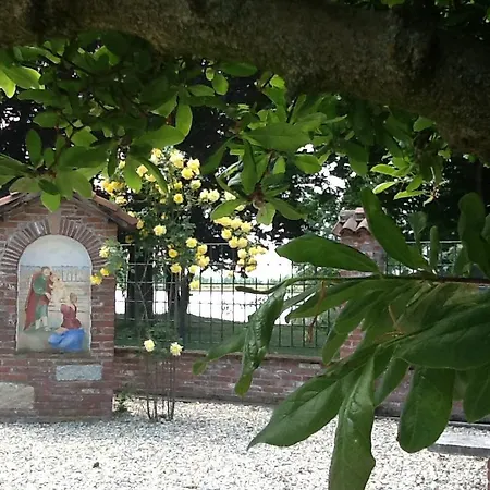 Bed & Breakfast Cascina Baraggione 3*