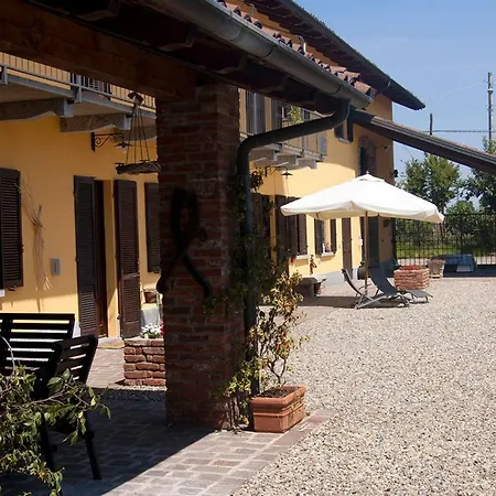 Cascina Baraggione לינה וארוחת בוקר 3*