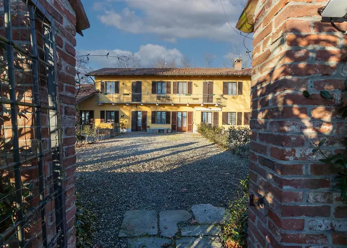 Cascina Baraggione 3*